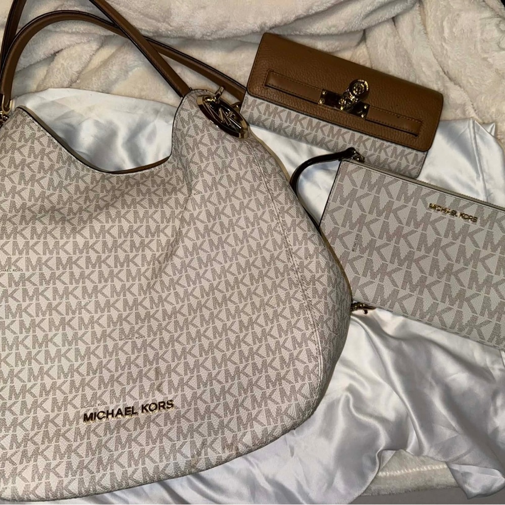 Michael Kors Cream and Brown Hobo Bag with wallet and wristlet  brand new